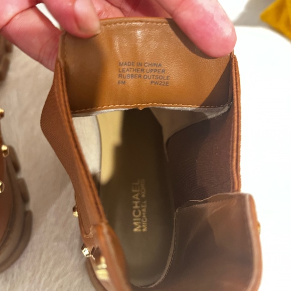 New! MICHAEL Michael Kors Ridley Studded Leather Gore Lug Sole Booties -8 - Picture 6 of 7